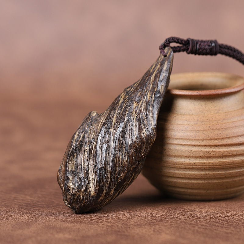 An Ancient Secret for Modern Stress——Agarwood Essence: Natural Stress-Relief Necklace