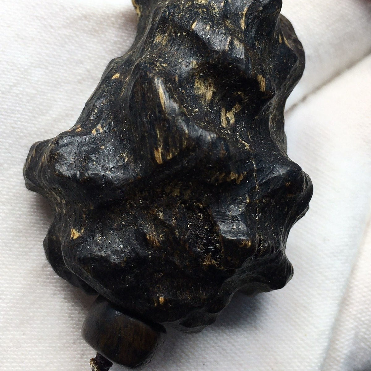 Octa-Blessings Embodied —— Sacred Agarwood: Multidimensional Aura Enhancer