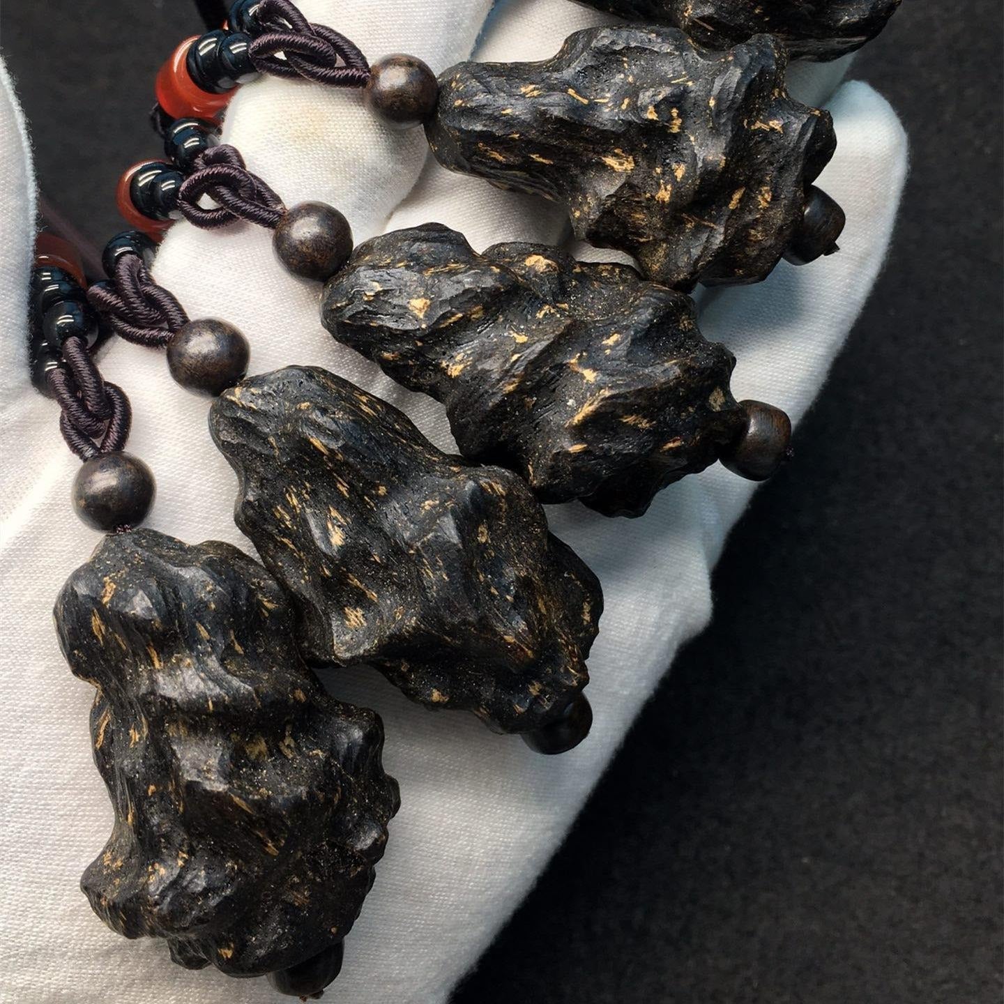 Octa-Blessings Embodied —— Sacred Agarwood: Multidimensional Aura Enhancer